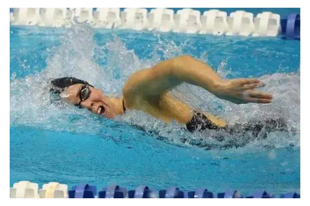 zoty中欧2018年火箭与湖人对决回顾：经典时刻与精彩瞬间的全面分析